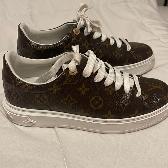 Louis Vuitton TIME OUT SNEAKER - Picture 1 of 4